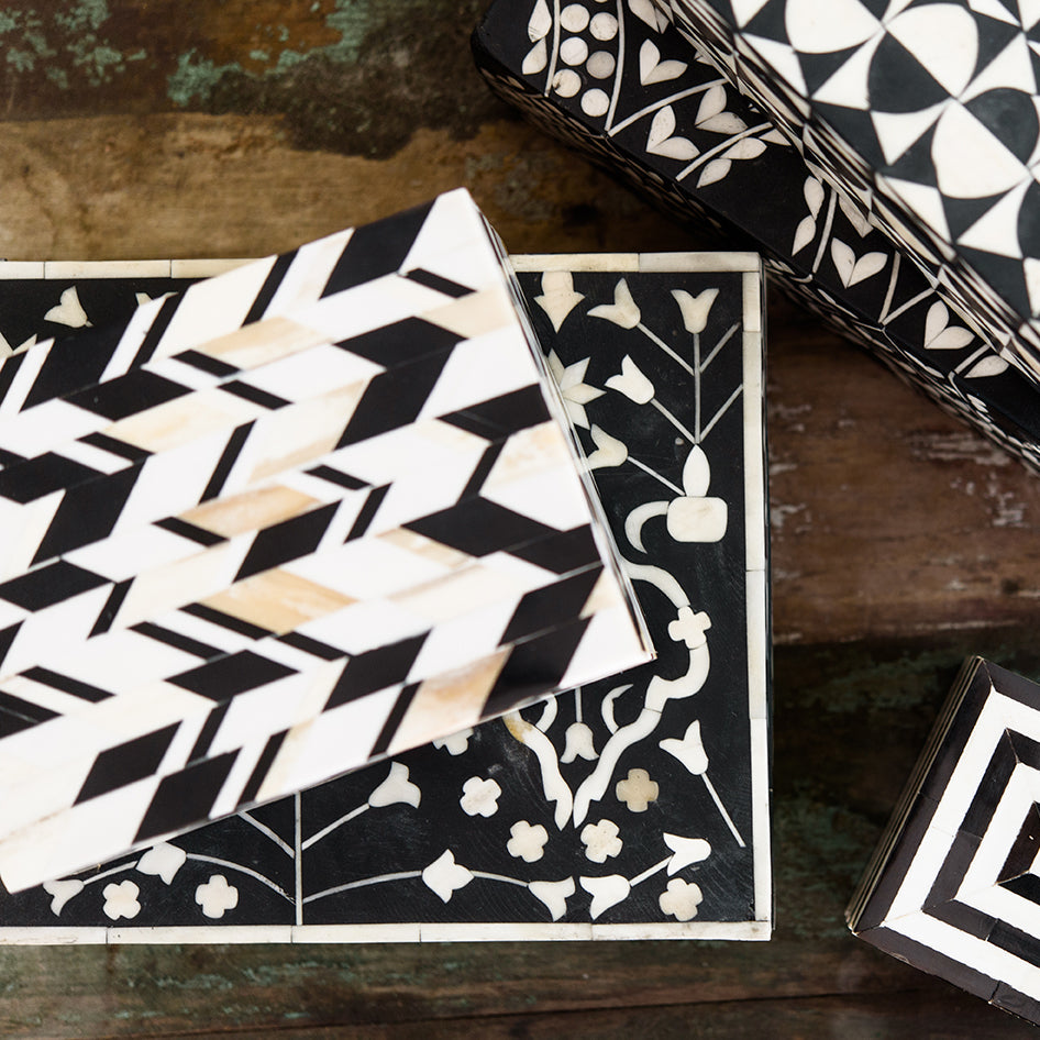 Bone Box - New Chevron - Medium - Black / White / Grey